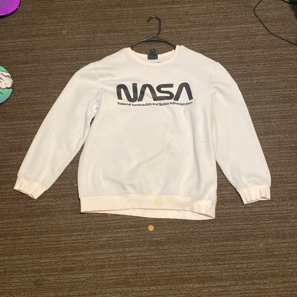 White nasa sweatshirt
